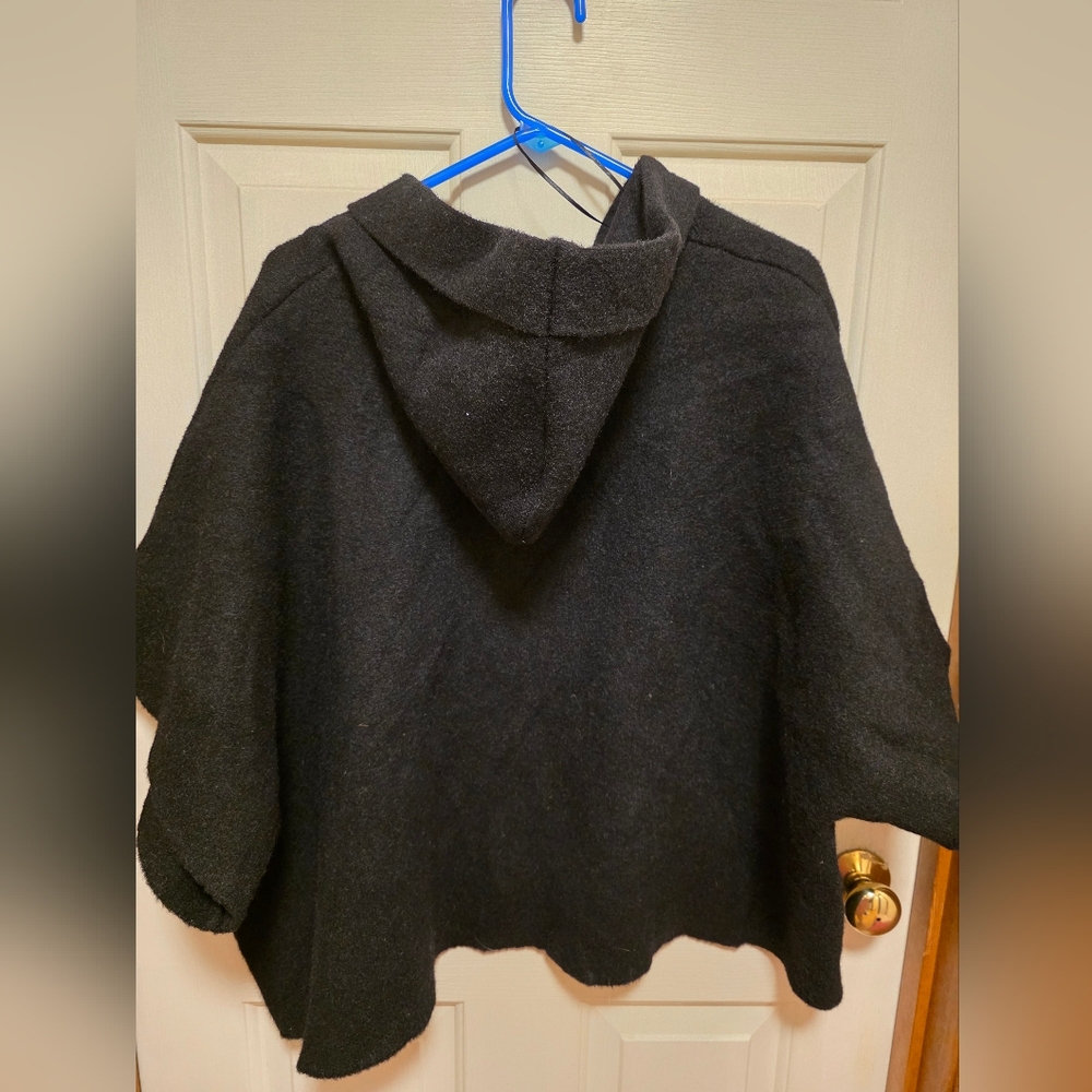 Free People Black Poncho with Wooden Accents One Size New Without Tags - Picture 8 of 11